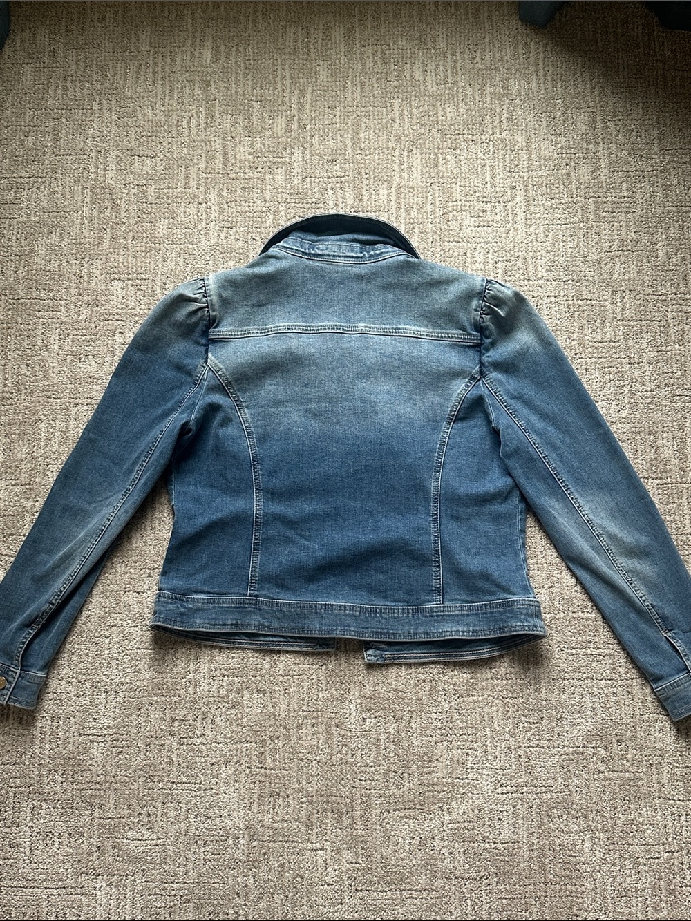 White House Black Market Medium Wash Denim Jacket with Puff Shoulders - Picture 4 of 4